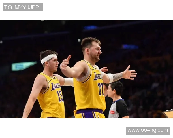 里夫斯火力全开两场狂砍92分追平东契奇前两场得分纪录